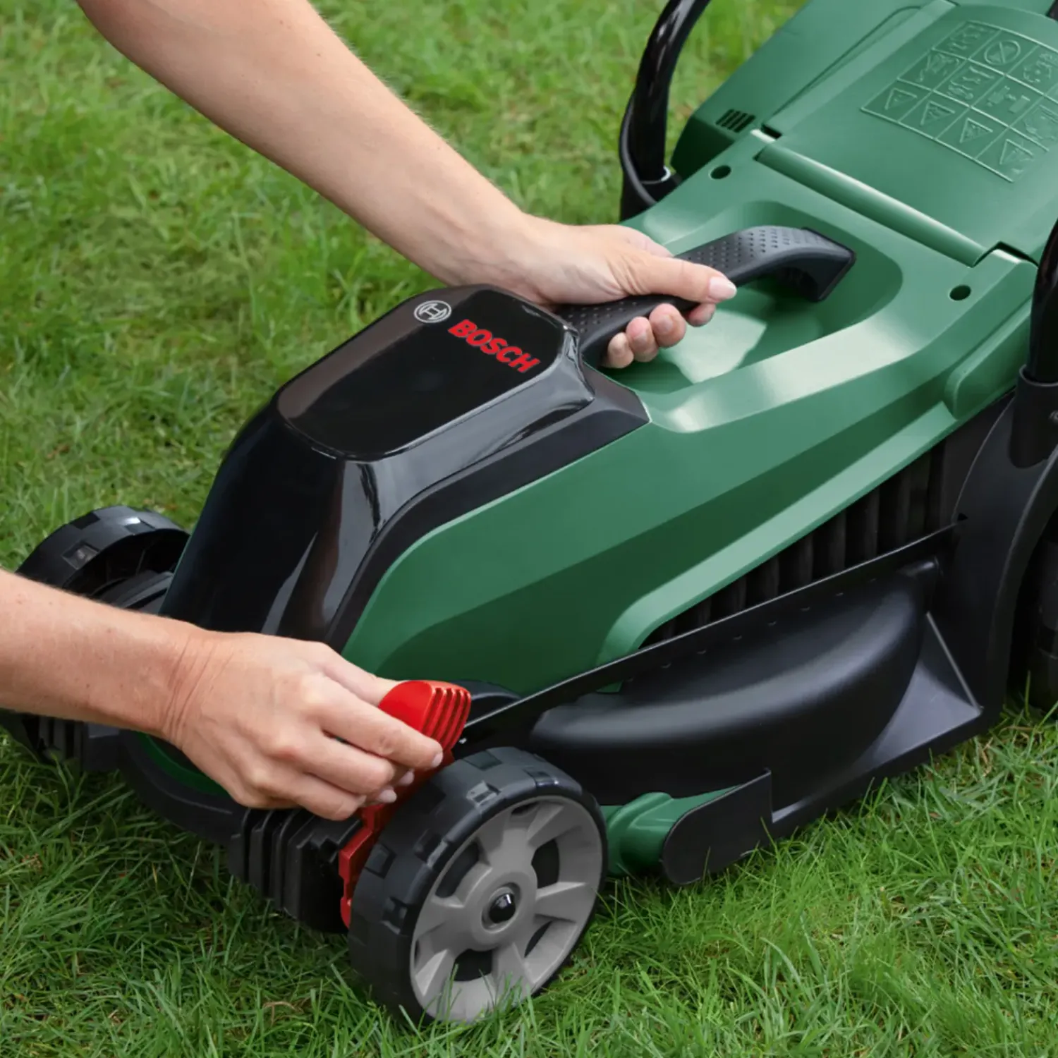 Bosch gør det selv Plæneklippere^Bosch Citymover 32-300 18V plæneklipper 1x5.0 Ah batteri og lader