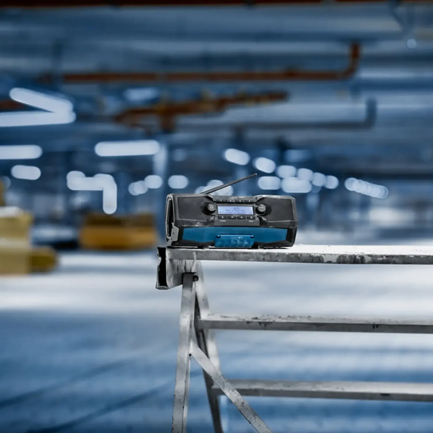 Discount Bosch Professional Bosch GPB 18V-2 SC Radio solo