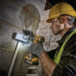 DeWALT Bore- Og Skruemaskiner^DCD796M2 18V XR slagbore/skruemaskine 2 x 4.0 Ah batterier og lader