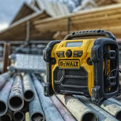 New DeWALT DCR020 kompakt multivolt DAB, FM/AM-radio