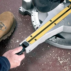 DeWALT Kap-/Geringssave^DW712N kap-/geringssav 1650 W Ø216 mm m/udtræk