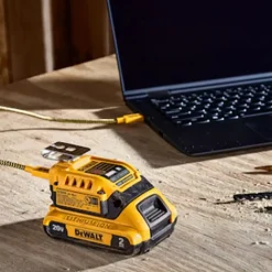 Outlet DeWALT 18V XR USB Oplader