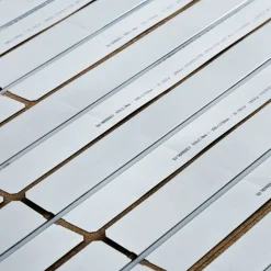 DLH Gulvvarme^varmefordelingsplade m/1 spor Ø20 mm - 280x1150x0,5 mm t/25 mm Thermogulv