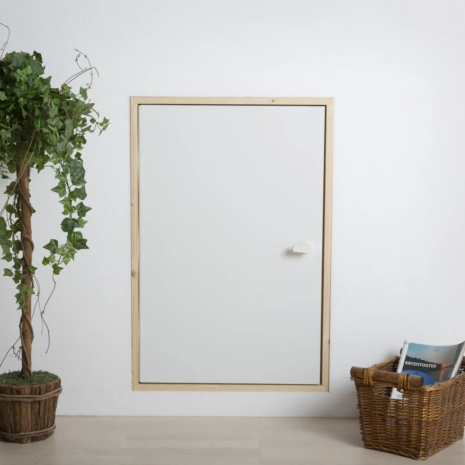 Dolle Nordic Trapper Og Lemme^Dolle ClickFIX® 56WH skunklem hvidmalet udv. karm i 60x60 cm