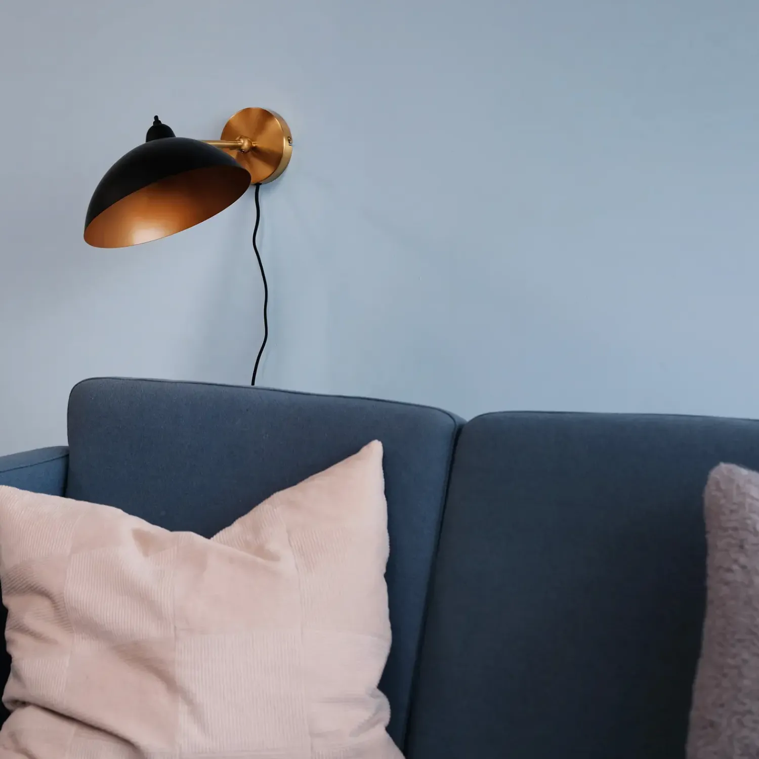 Best Dyberg Larsen Futura væglampe messing