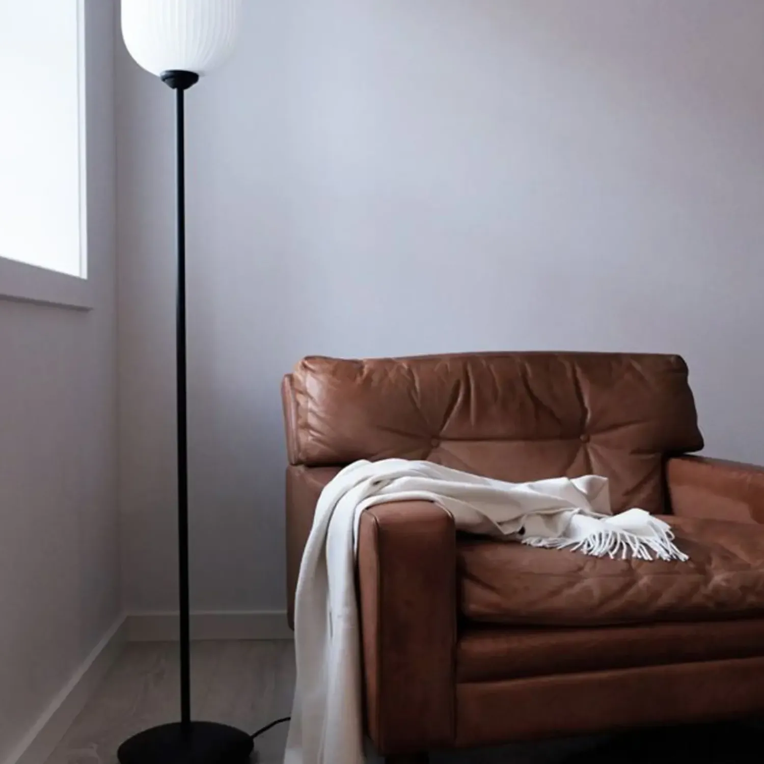 Dyberg Larsen riflet gulvlampe E27 opal