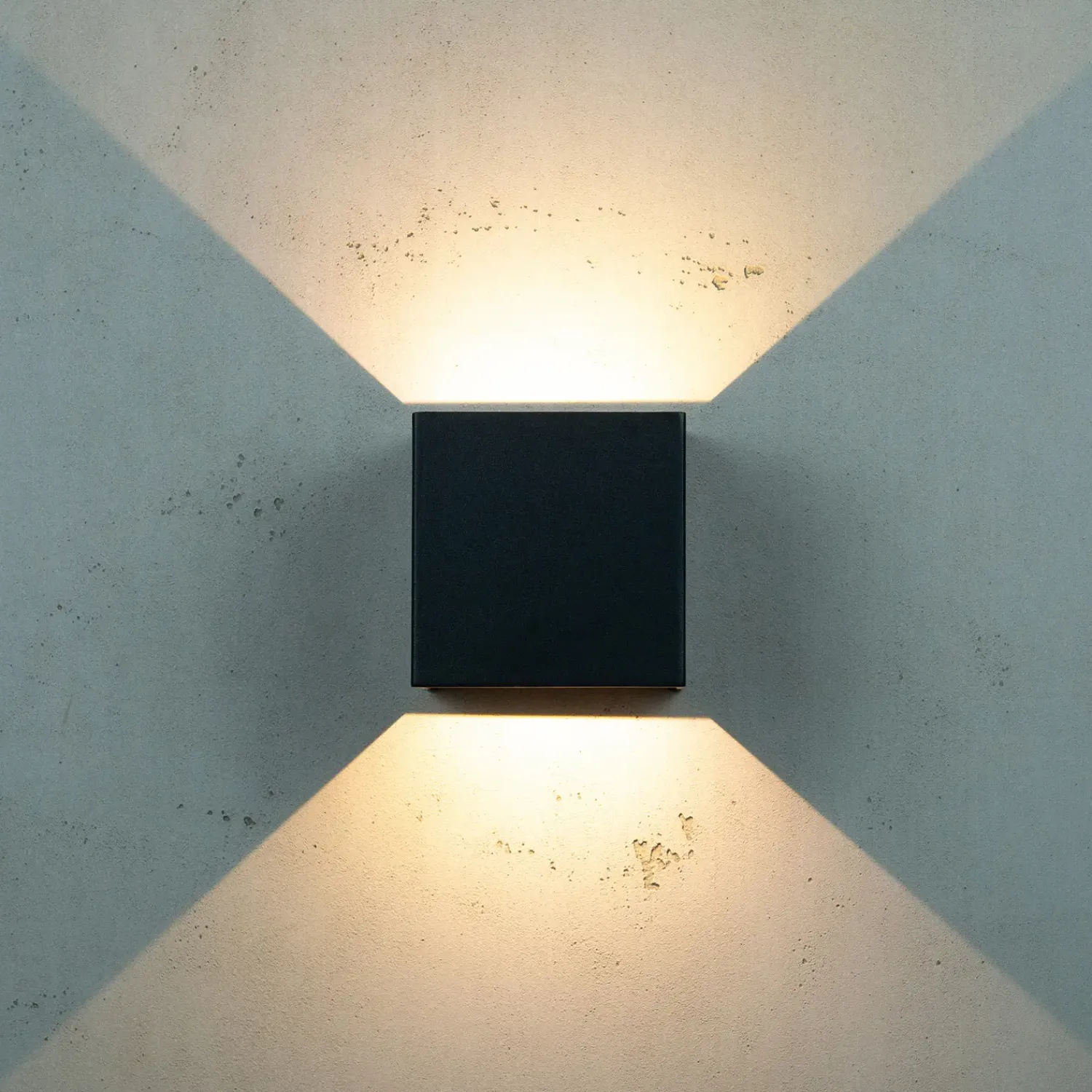 Clearance Dyberg Larsen Venus udendørs