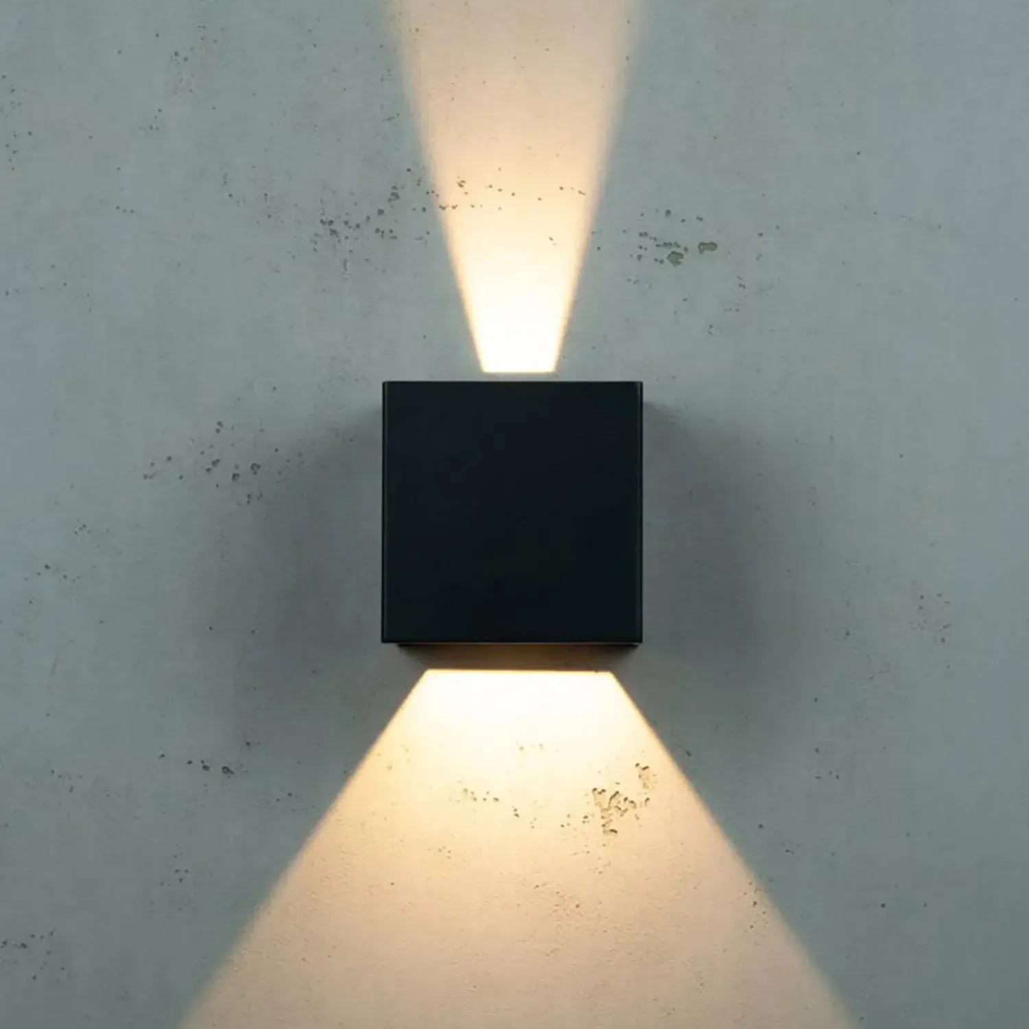 Clearance Dyberg Larsen Venus udendørs