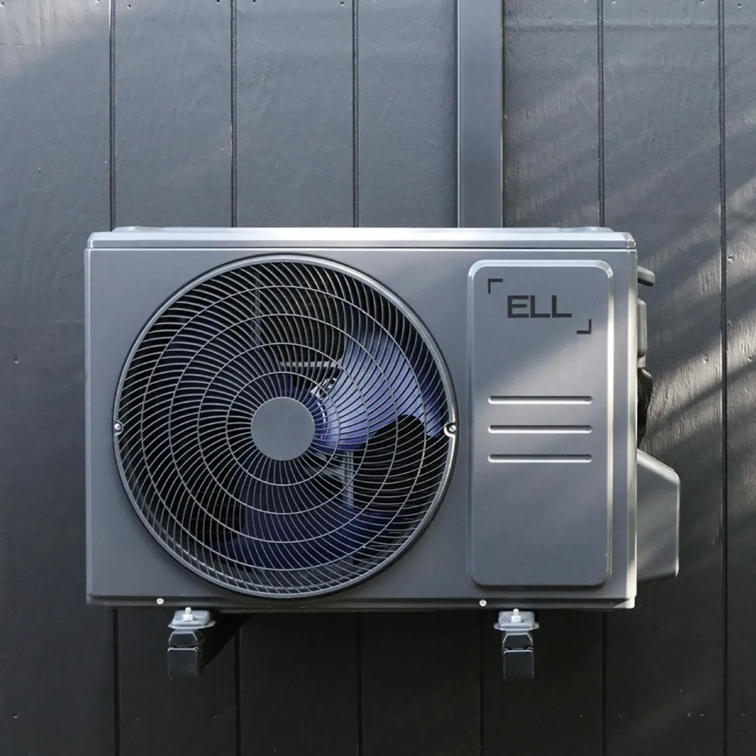 ELL Luft-Til-Luft Varmepumper^Front Silver varmepumpe 4,31/4,40 kW Køl/Varmeeffekt