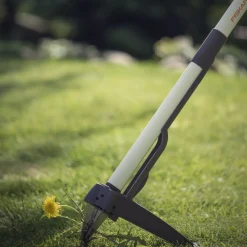 Best Fiskars Light mælkebøttefjerner 90 cm.