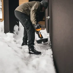 Fiskars Haveredskaber^sneskovl X serie