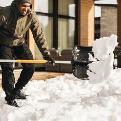 Haveredskaber^Fiskars sneskraber X serie