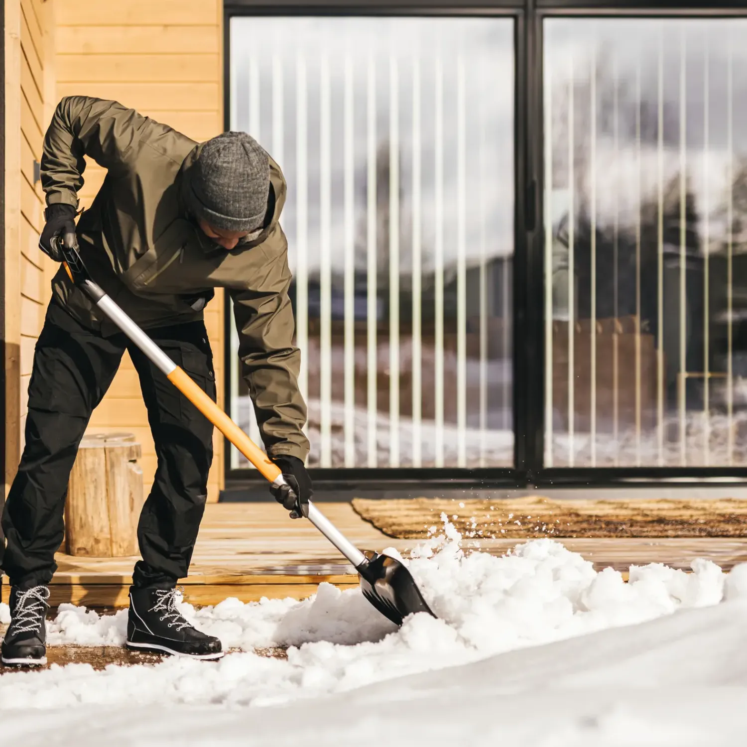 Haveredskaber^Fiskars sneskraber X serie