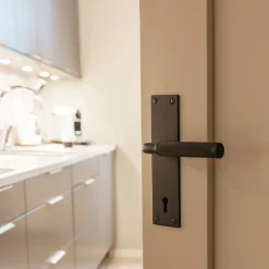 Habo Tilbehør Døre Og Vinduer^dørgreb inkl. langskilt Lexington sort