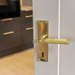 Outlet Habo dørgreb inkl. langskilt Lexington messing