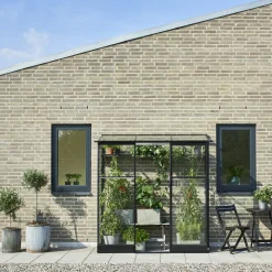 Halls Vægdrivhuse^Qube Lean-To 26 vægdrivhus sort med hærdet glas 1,2 m²
