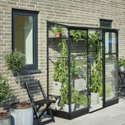 Clearance Halls Qube Lean-To 26 vægdrivhus sort med hærdet glas 1,2 m²