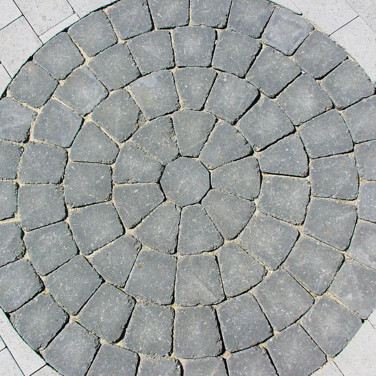 RBR Belægningssten^Herregårdssten Flex-line med rumlet kant lille sten koks 14x14x5,25x5 cm