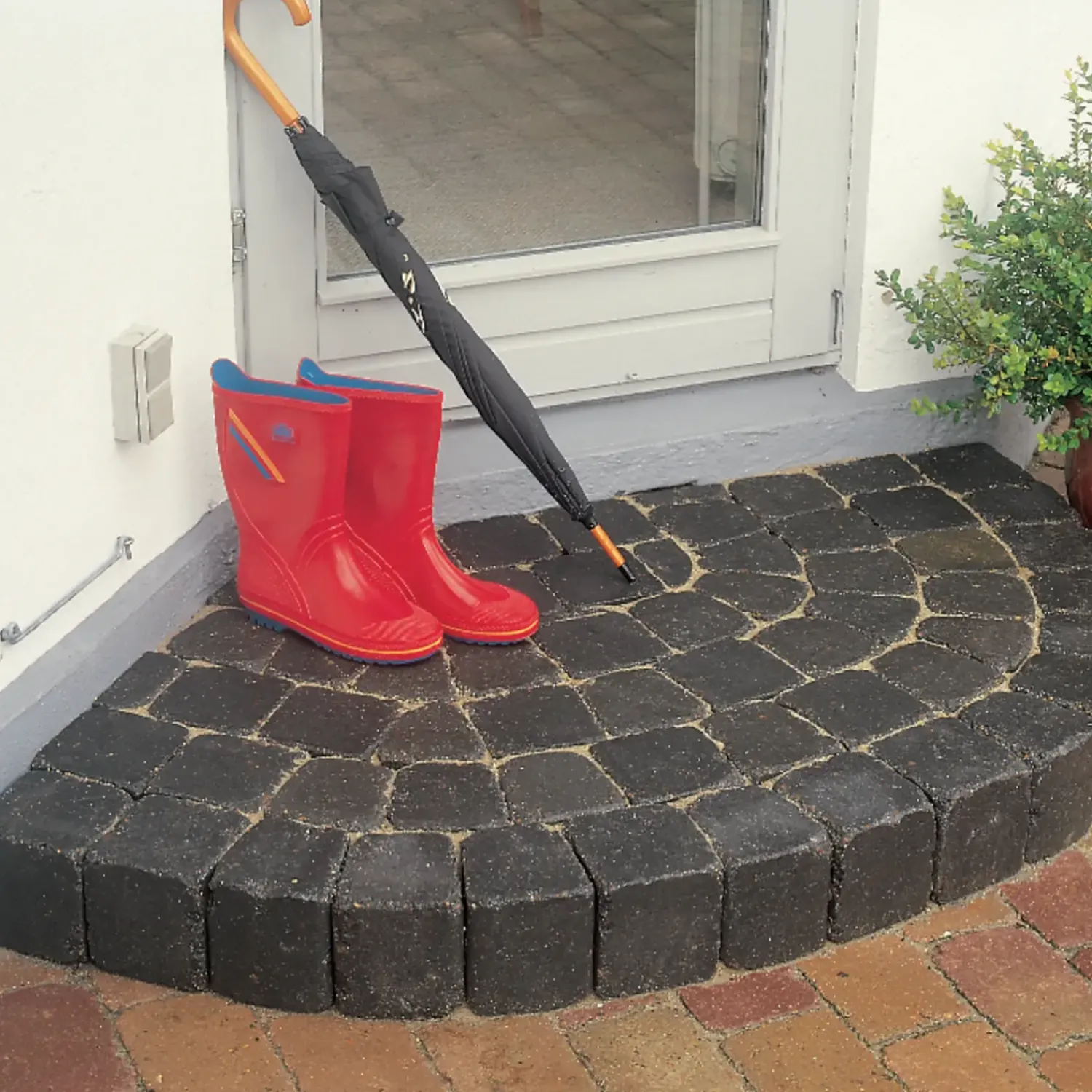 RBR Belægningssten^Herregårdssten Flex-line med rumlet kant lille sten koks 14x14x5,25x5 cm