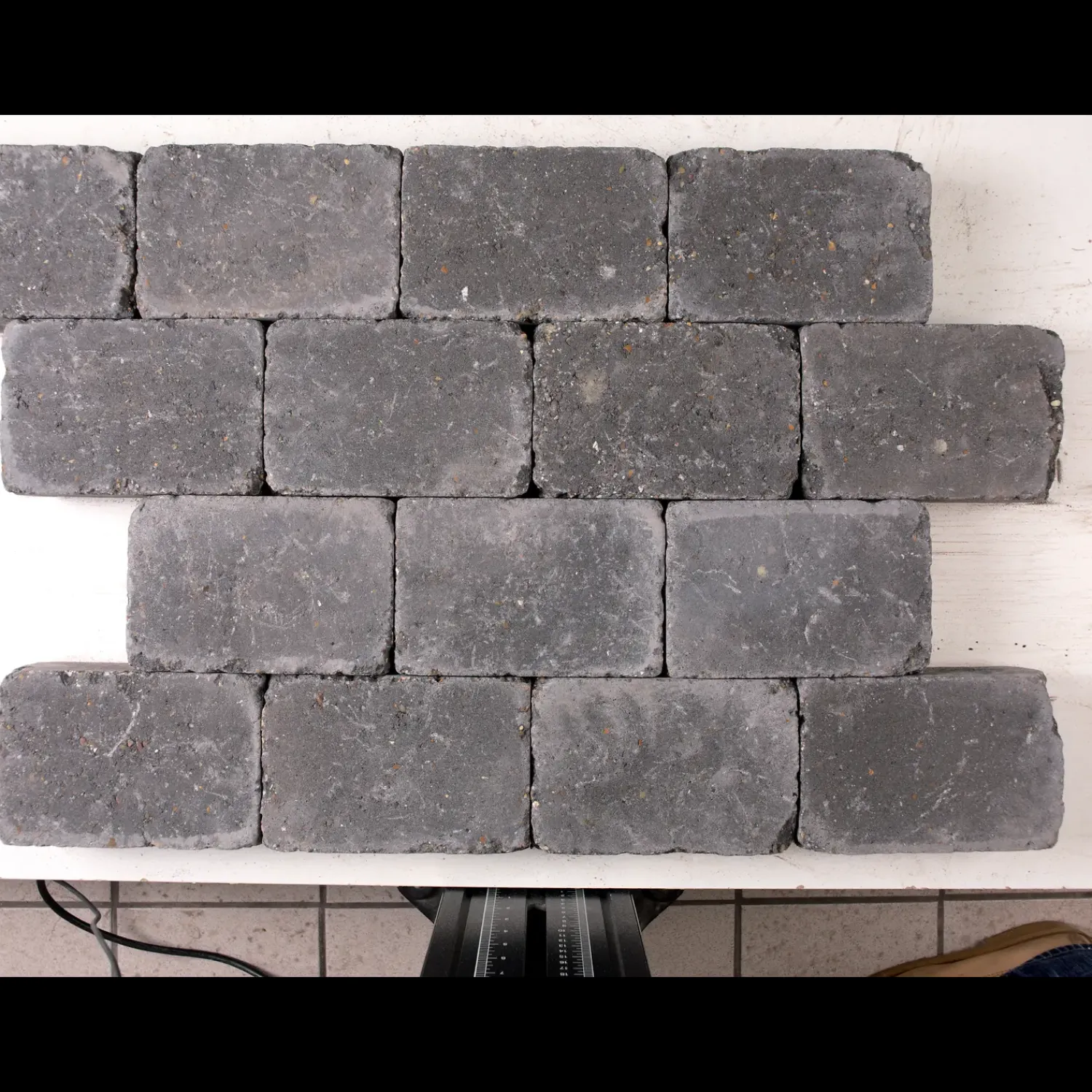 Sale RBR Herregårdssten med rumlet kant Koks 14x21x5 cm