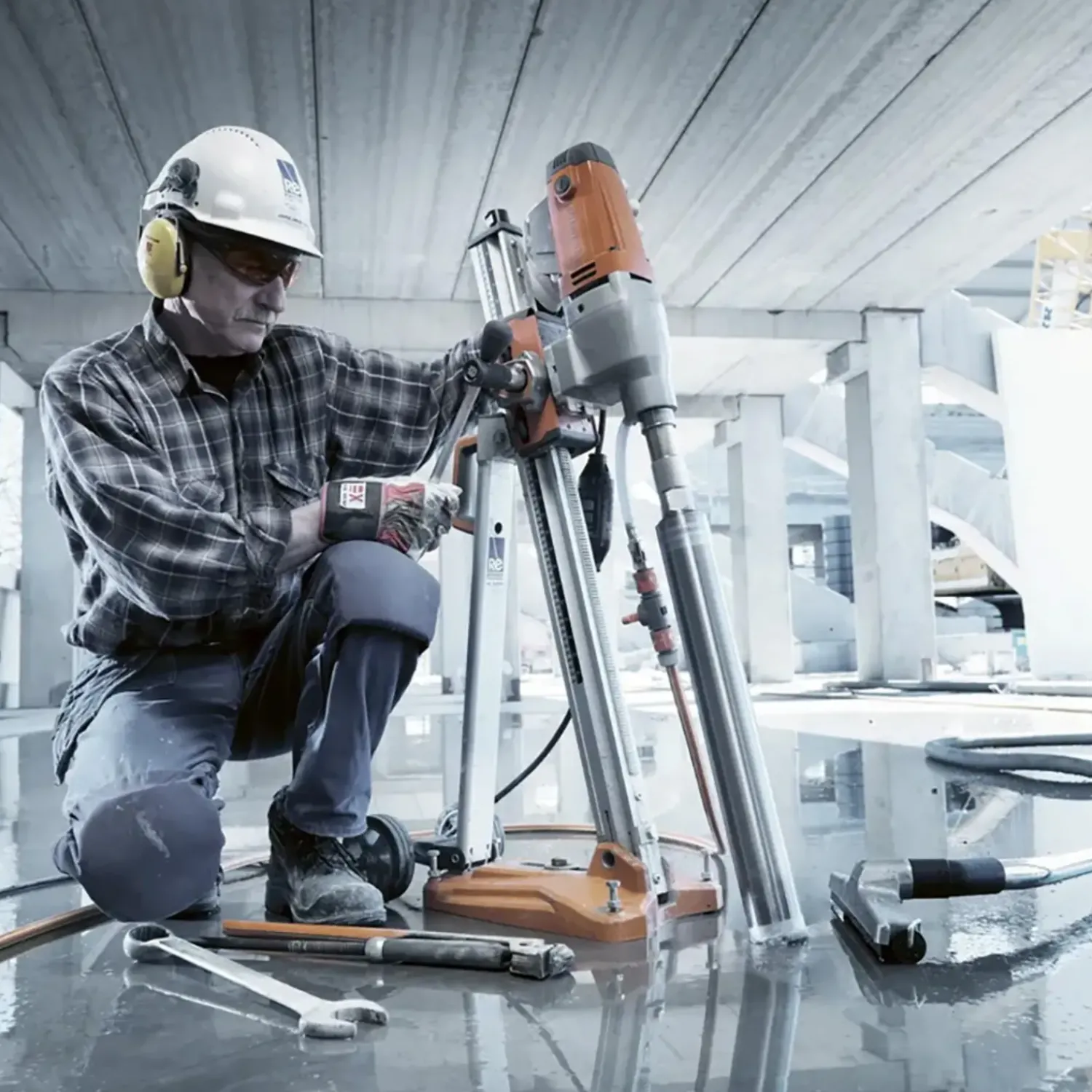 Husqvarna Bore- Og Skruemaskiner^kerneboremaskine m/stativ DMS 240