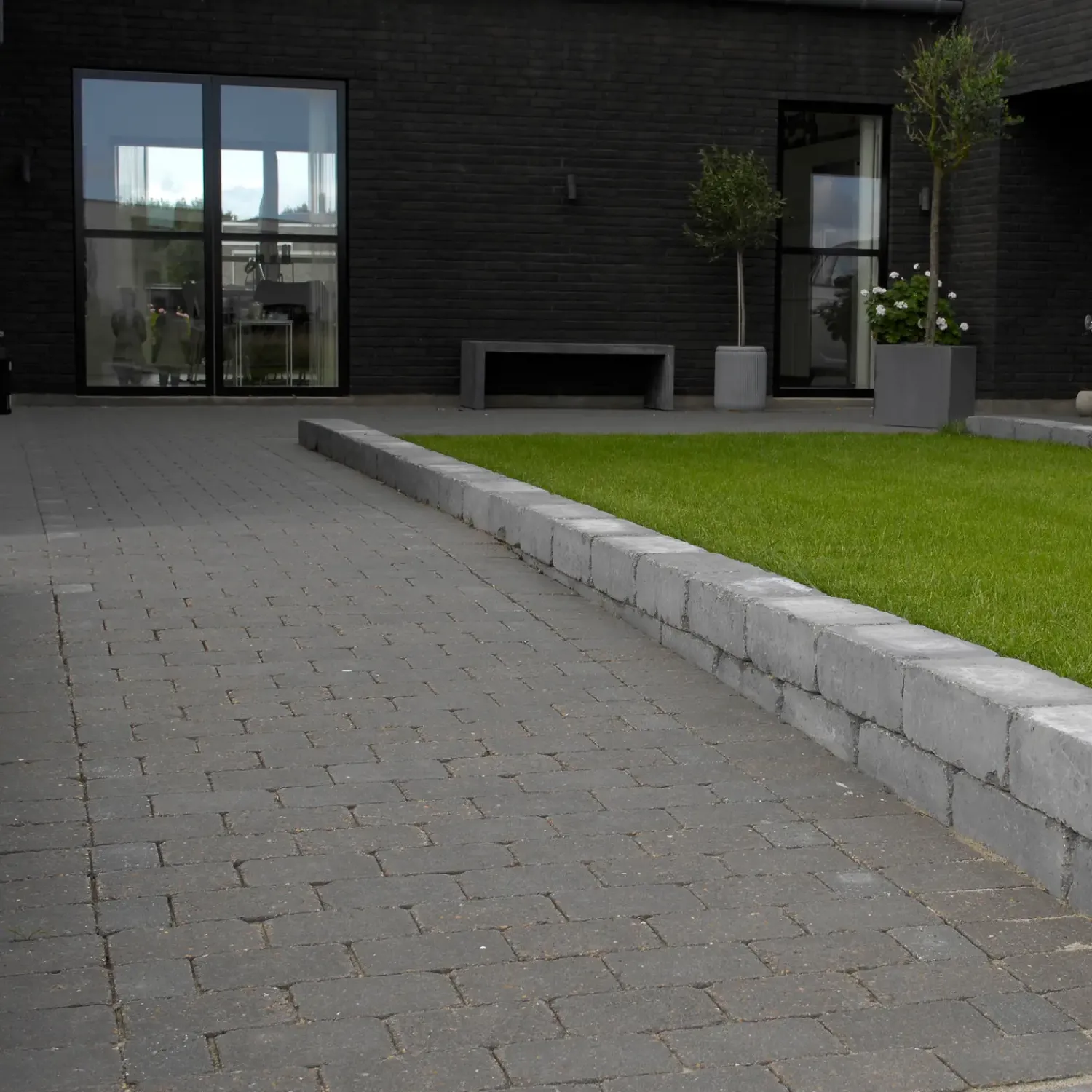 Belægningssten^IBF Holmegaardsten®, Halve, 10x10,5x7 cm, antracit