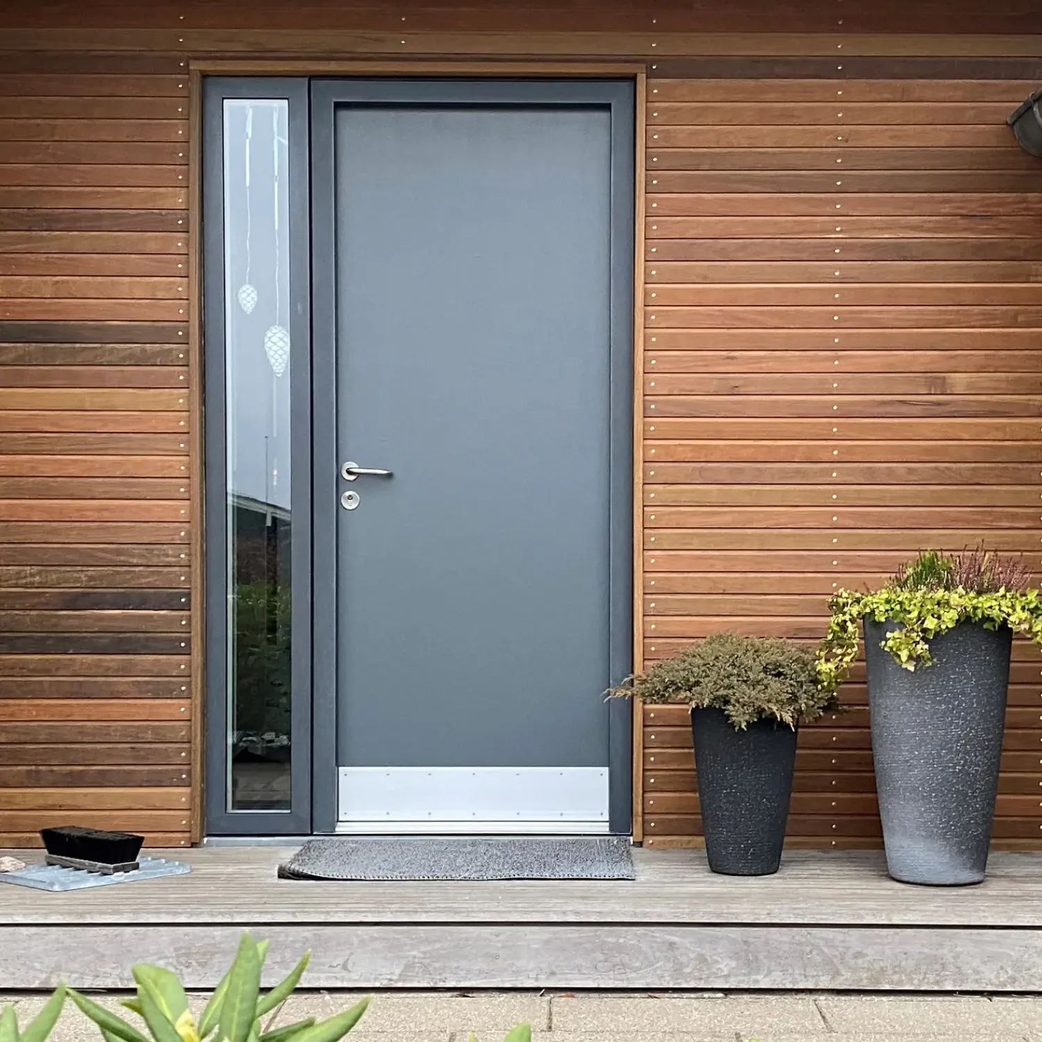 Hårdt Træ Terrassebrædder^IPE lister mørkebrun høvlet 20 x 40 mm 1,85 m