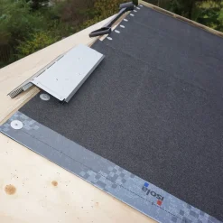 Isola Tagpap Og Tilbehør^Overlag u. Svejsekant Sort 0,67x8M