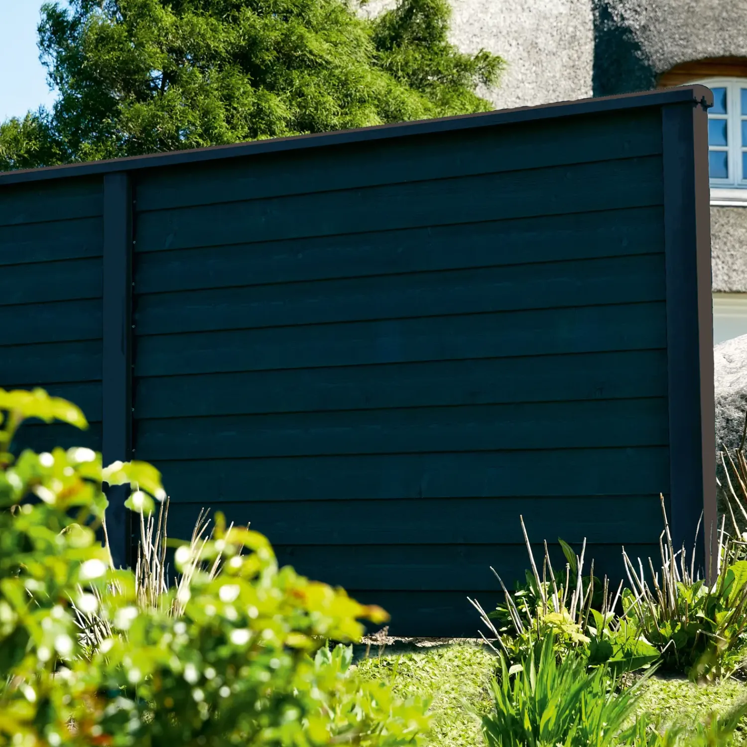 Hegnsbrædder^Klinkbeklædning gran 32 x 150 mm høvlet, grundmalet sort 177 cm