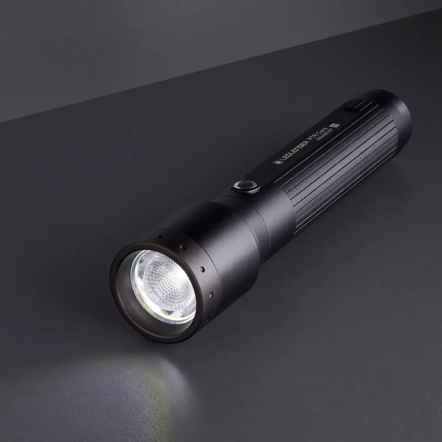 Ledlenser Lommelygter^P7R Core lommelygte inkl. 1xgenopladelig batteri sort