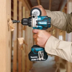 Makita Bore- Og Skruemaskiner^DHP486RTR-DAV slagboremaskine 18V inkl. 2x5,0 Ah batteri og lader