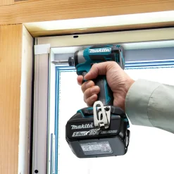 New Makita DTD173Z slagskruetrækker 1/4