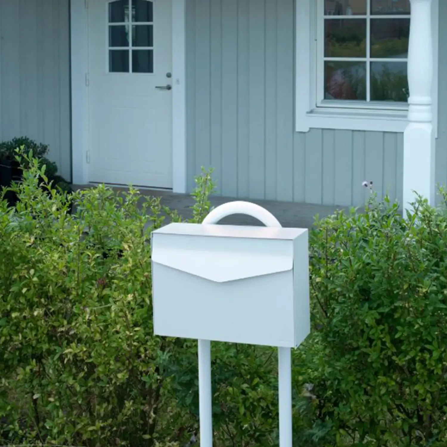 ME|FA Postkasser^postkasse Letter (111) renhvid med lås