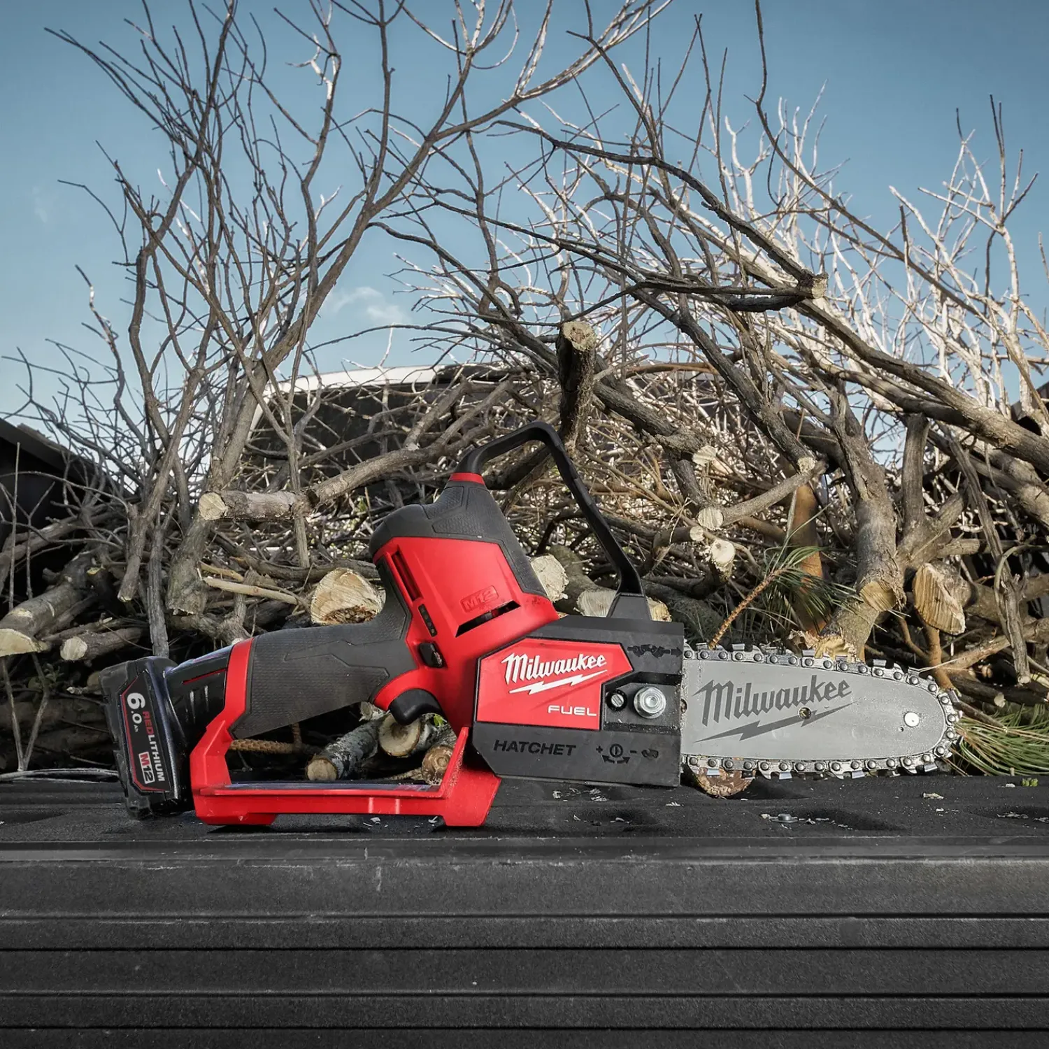 Hot Milwaukee FHS-602X kædesav M12 inkl. 2x6,0 Ah batterier, lader og HD box