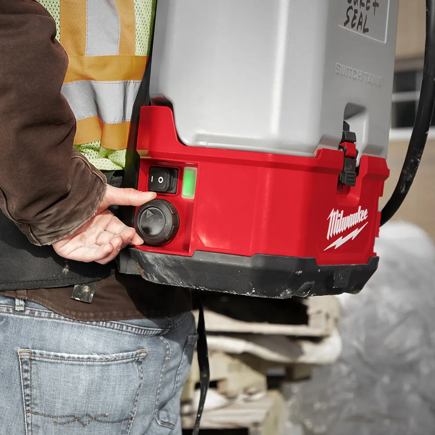 Milwaukee Ukrudtsbekæmpelse^M18 BPFP-CCST Switch Tank™ sprøjtebeholder 15 L til beton - solo