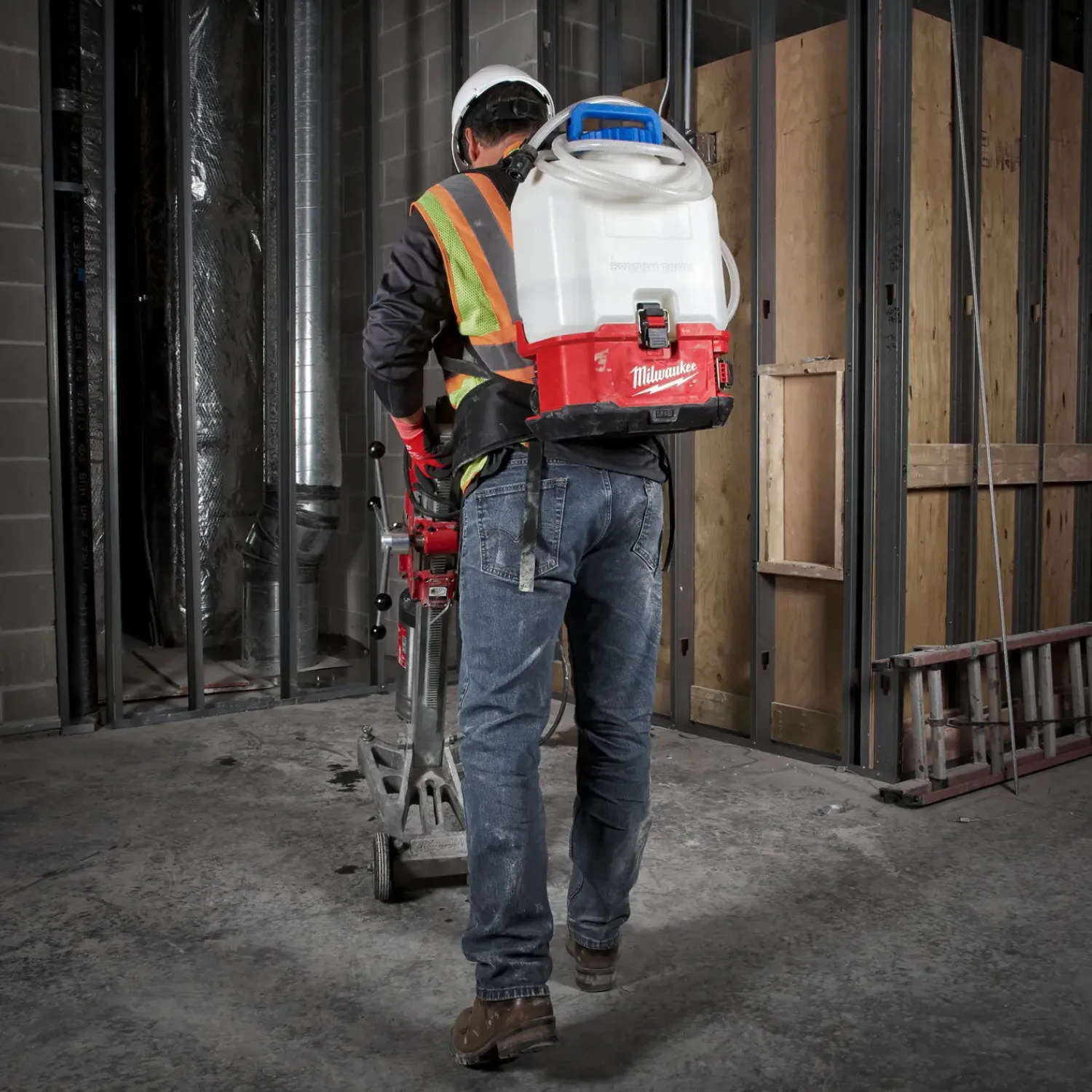 Hot Milwaukee M18 BPFP-WST Switch Tank™ sprøjtebeholder 15 L til vand - solo