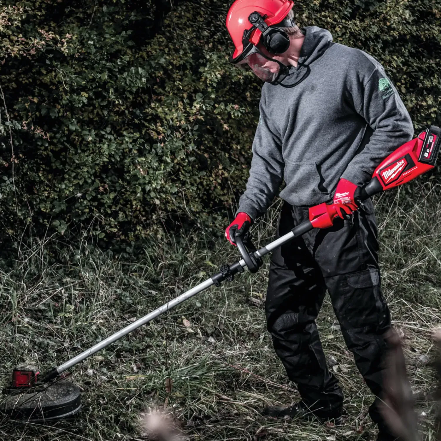 Milwaukee Løvsugere Og Løvblæsere^PowerPack M18 FPP2OPL1-501 løvblæser, græstrimmer inkl. 1x5,0 Ah batteri og hurtigoplader