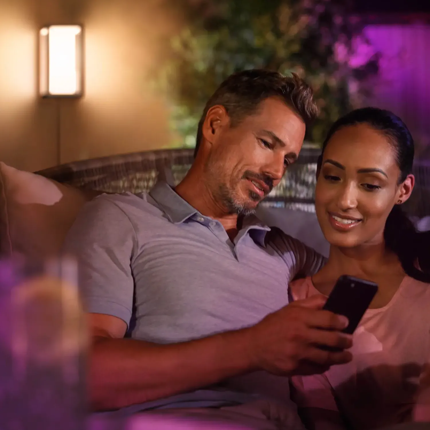 Philips Hue Udendørs Væglamper^Impress udendørs væglampe 2x8W sort