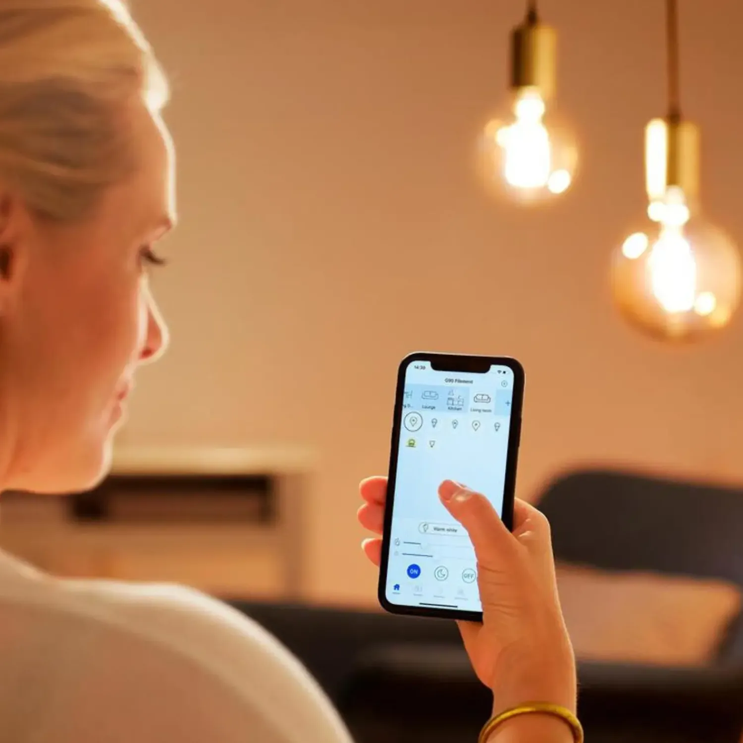 Outlet Philips Smart Wiz white LED pære E14 4,9W kerte klar