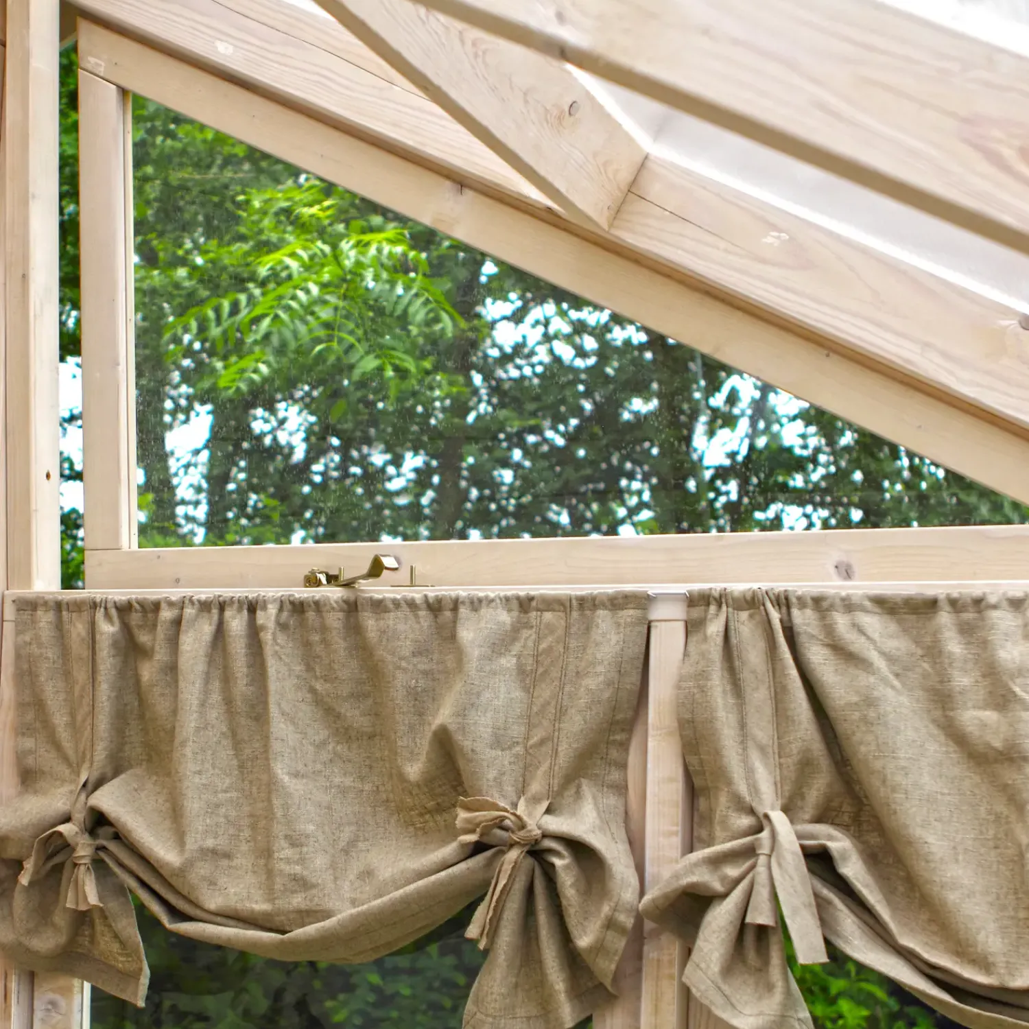 Plus Mellem Drivhuse 4-10 M²|Redskabsskure I Træ^redskabsrum/drivhus ubehandlet 6,6 m²