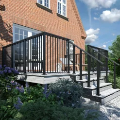 Plus Stolper Og Hegnspæle^Stålstolpe m/fod inkl. bolte  til trappe gelænder  4,5x4,5x87,1/80,4 cm sort