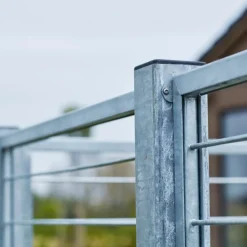 Plus Stolper Og Hegnspæle^stålstolpe m/fod 80x80 mm længde 96 cm galvaniseret