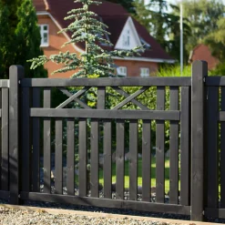 Plus Træhegn^Vinesse hegn 150x96 cm sort