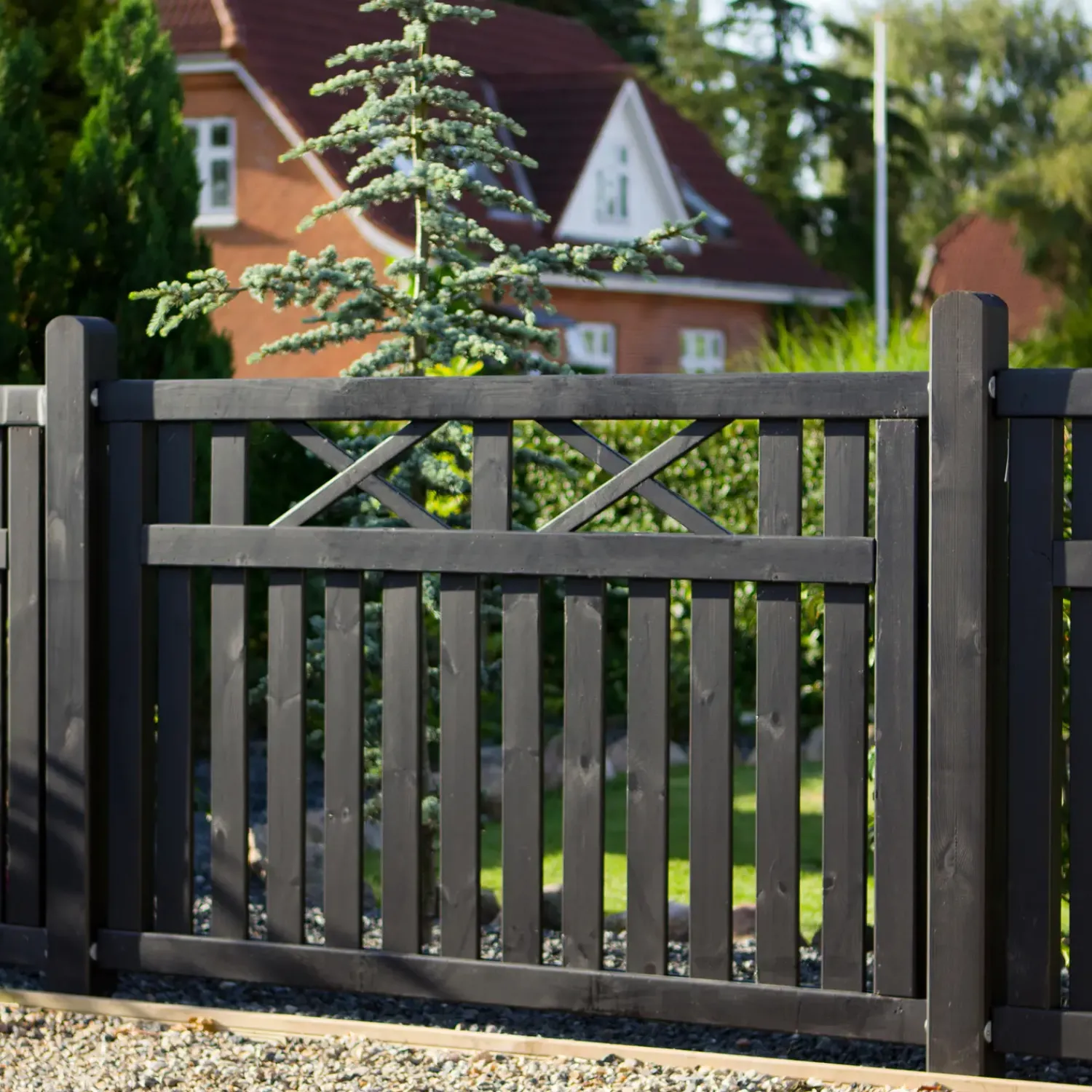 Plus Træhegn^Vinesse hegn 150x96 cm sort