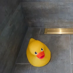 Purus Afløb Og Rør^Line Rib ramme og rist 900 mm messing