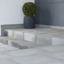 Belægningssten^RBR trappetrin grå - 30x35x15 cm