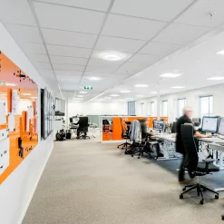 Rockfon Akustikpaneler^Tropic A24 stepup akustikloft 600x600 mm