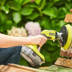 Ryobi Bilpleje^RAKCRUBM rengøringsbørste mediumhård