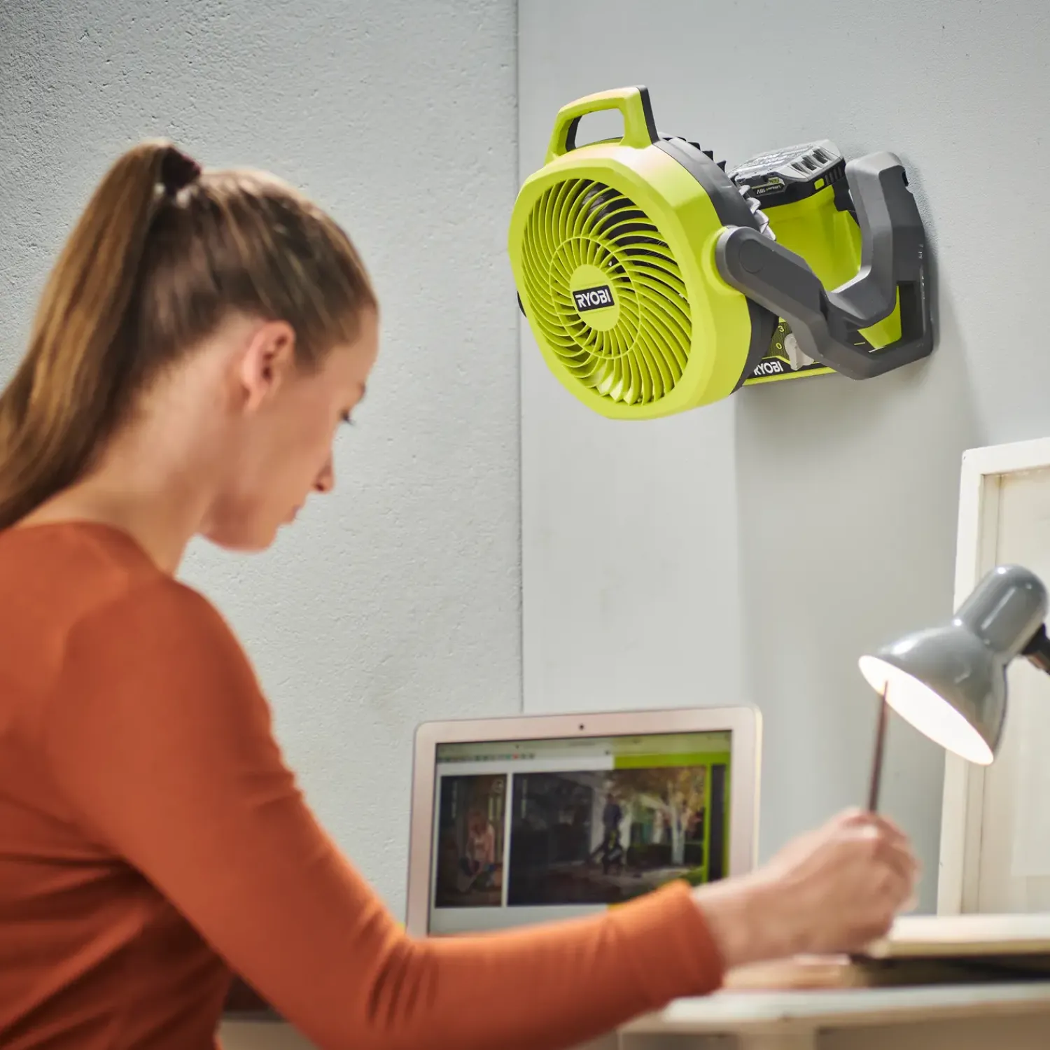 Ryobi Bord- Og Gulvventilatorer^RF18-0 Whisper ventilator 18V ONE+