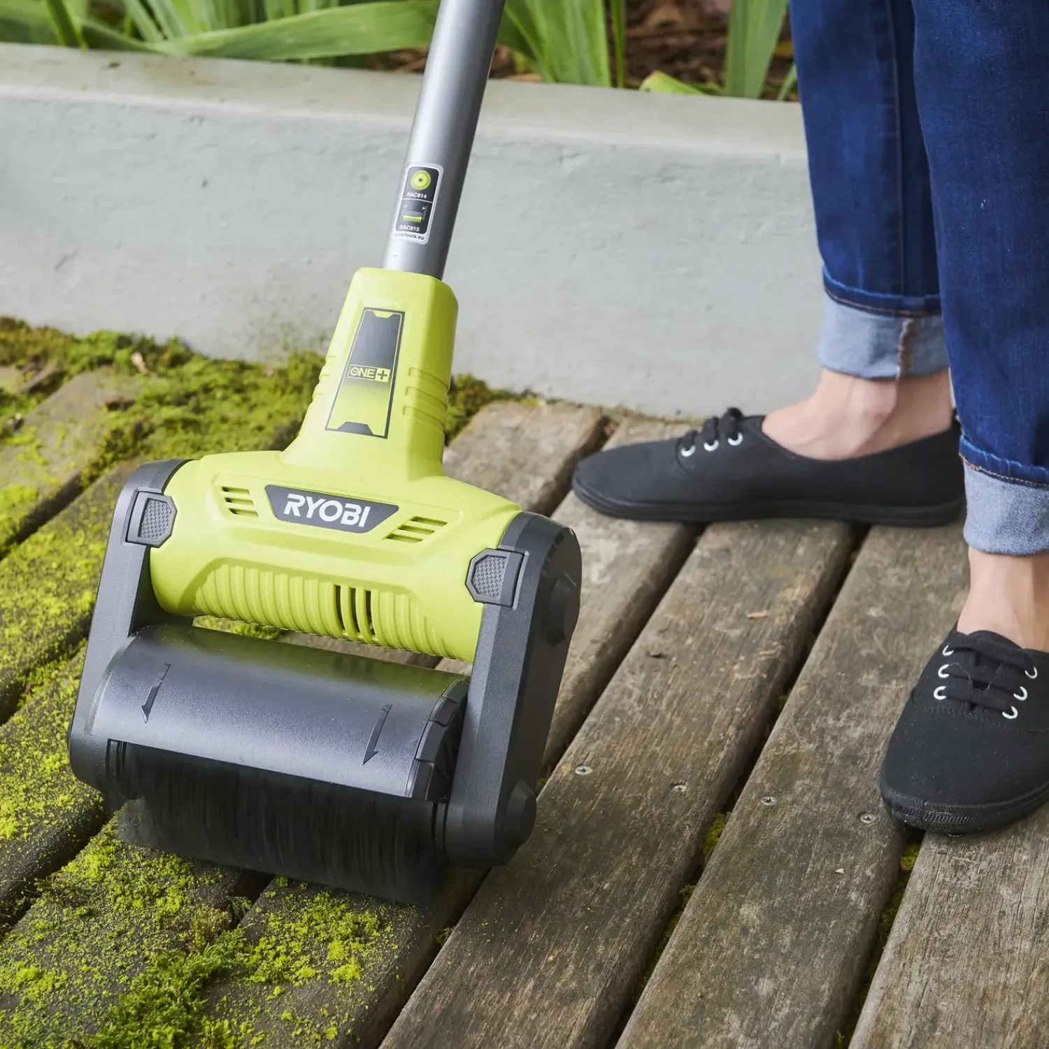 Ryobi Kantskærere Og Fugerensere^RY18PCB-0 18V ONE+ terrasserenser m/multibørste solo